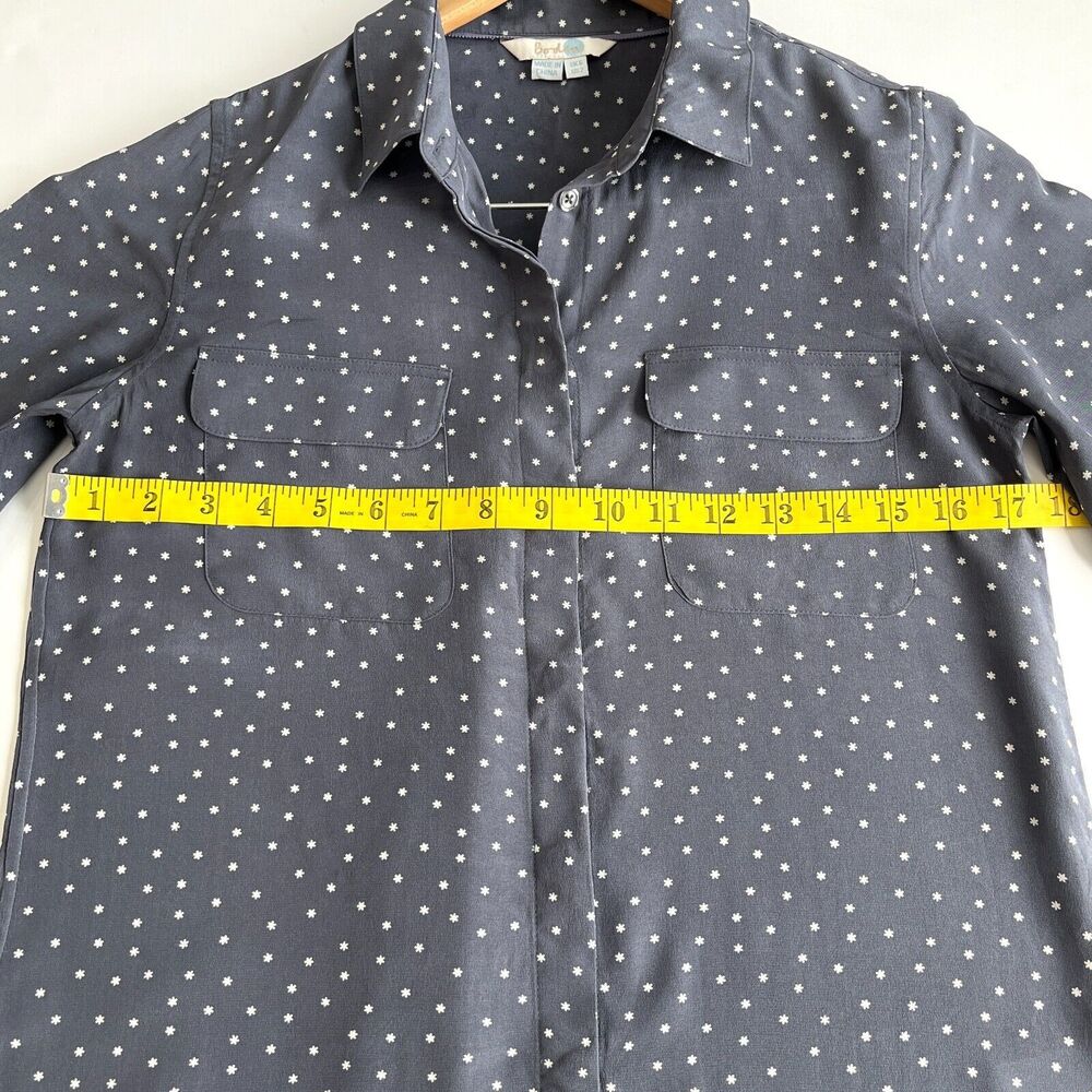 Boden 100% Silk Gray Star Print Button Up Shirt Womens US 2 Career Blouse - Picture 7 of 9